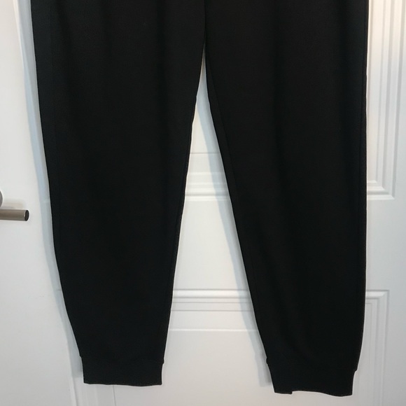 New H&M Black Minimalist Regular Fit Drawstring Joggers with pockets size L NWT - Picture 6 of 14